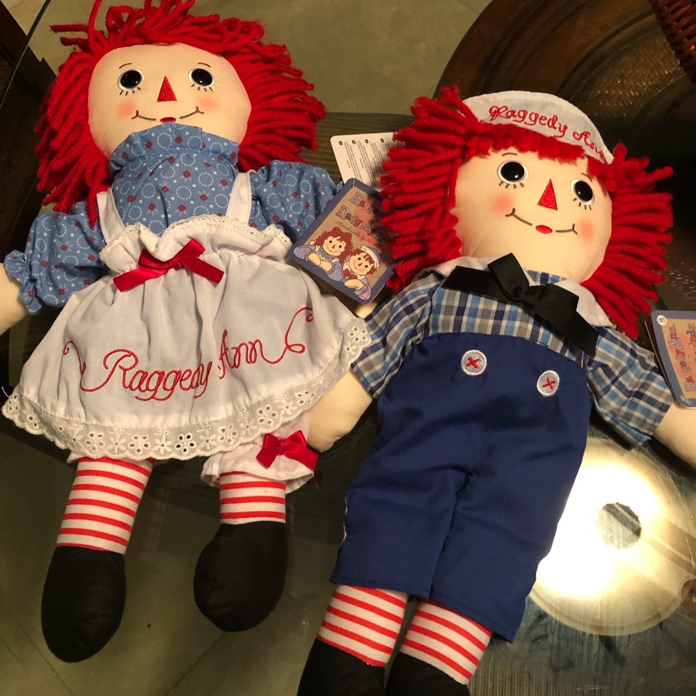 Raggedy Ann and raggedy Andy dolls
